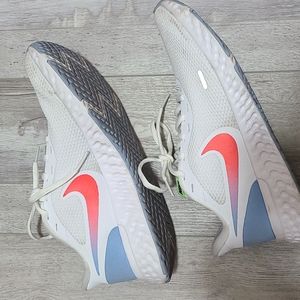 Gently used Nike Revolution running wm 8.5
